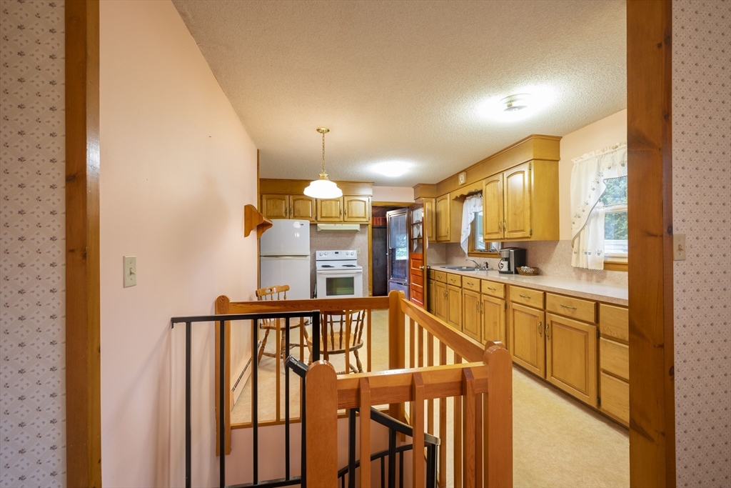 31 Birch Hill Road Northampton, MA 01062 - Photo 9 of 21 Gallery Image 9