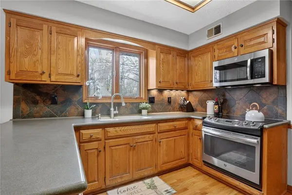 $525,000 | 12914 West 69th Street, Shawnee, KS 66216