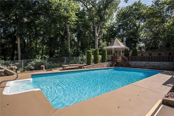 $525,000 | 12914 West 69th Street, Shawnee, KS 66216