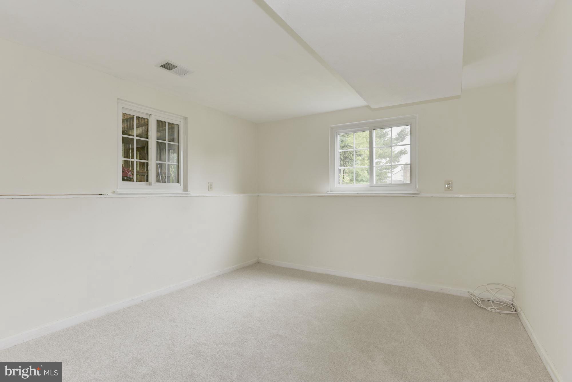 2805 Logway Road Vienna, VA 22181 - Photo 22 of 30 Bedroom