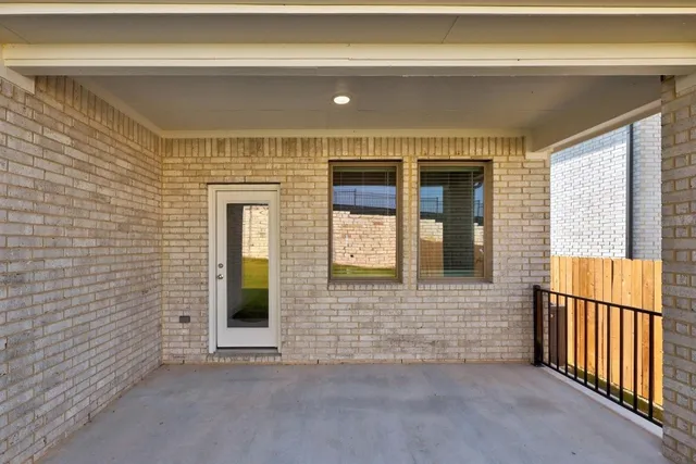 $379,900 | 8010 Shining Flor Run, Lago Vista, TX 78645