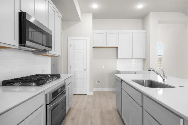 $379,900 | 8010 Shining Flor Run, Lago Vista, TX 78645