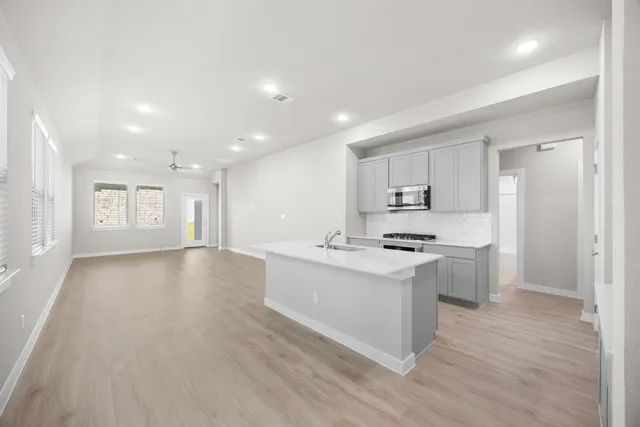 $379,900 | 8010 Shining Flor Run, Lago Vista, TX 78645