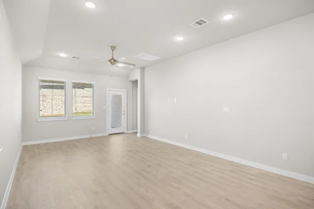 $379,900 | 8010 Shining Flor Run, Lago Vista, TX 78645