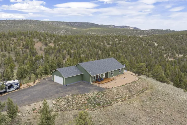 $789,900 | 11417 Southeast Lazy Back Lane, Prineville, OR 97754