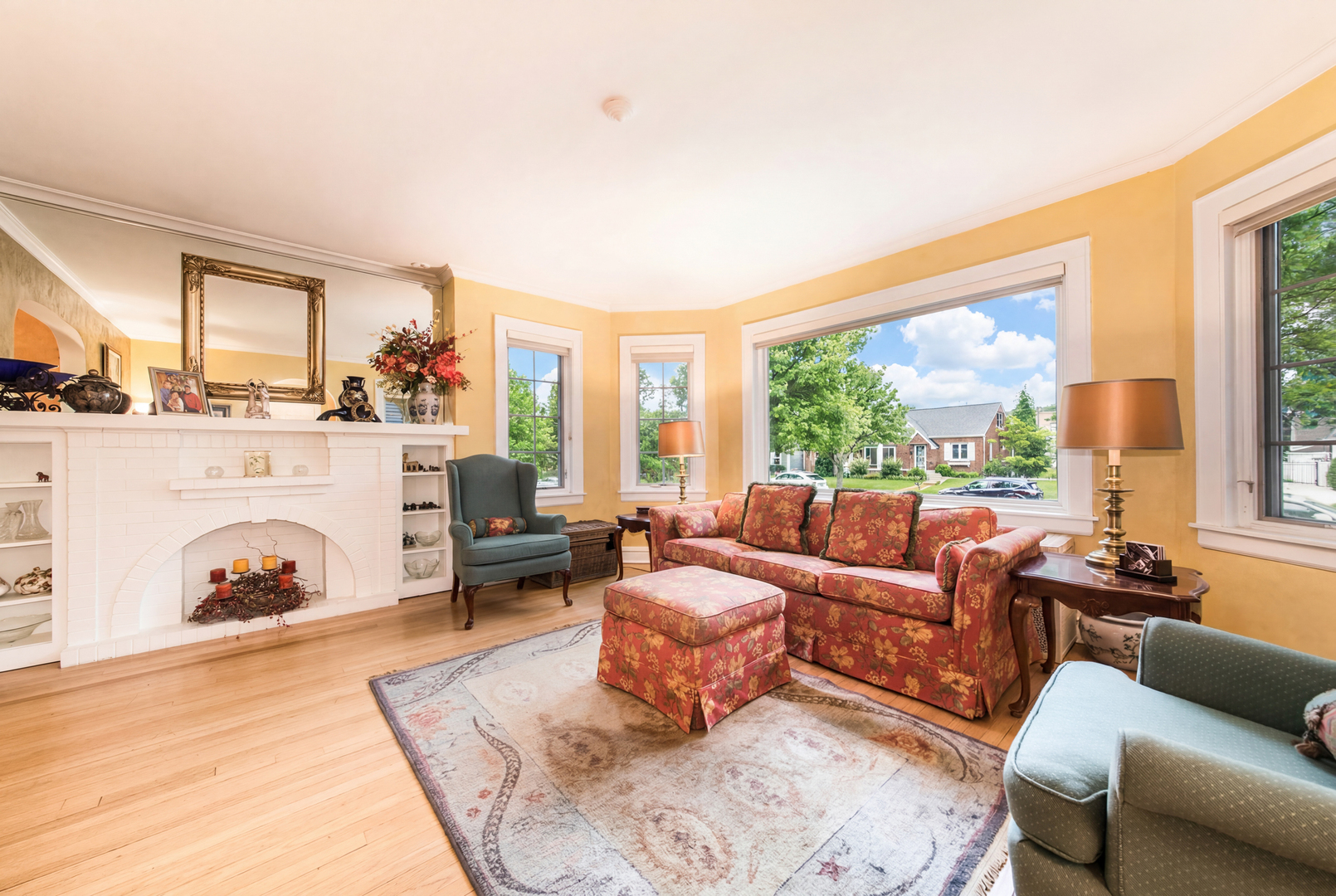 1605 South Fairview Avenue Park Ridge, IL 60068 - Photo 3 of 31 a living room with furniture and a floor to ceiling window