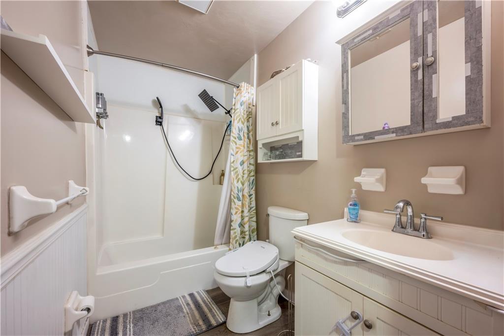 327 Beech Road Pittsburgh, PA 15239 - Photo 21 of 46 1st Full bathroom on main floor