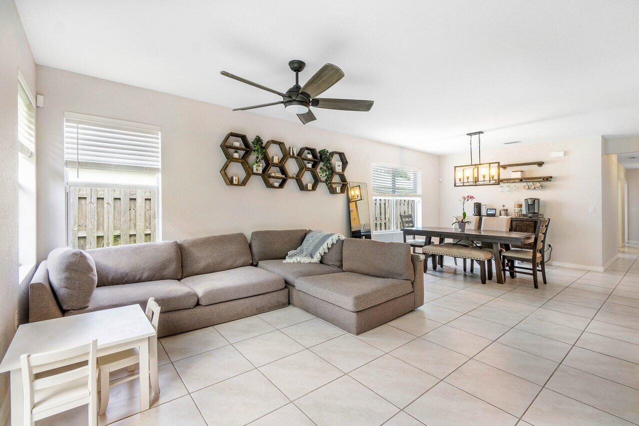 6846 Mitchell Street Jupiter, FL 33458 - Photo 13 of 26 013-6846MitchellStreet-Jupiter-FL-33458-
