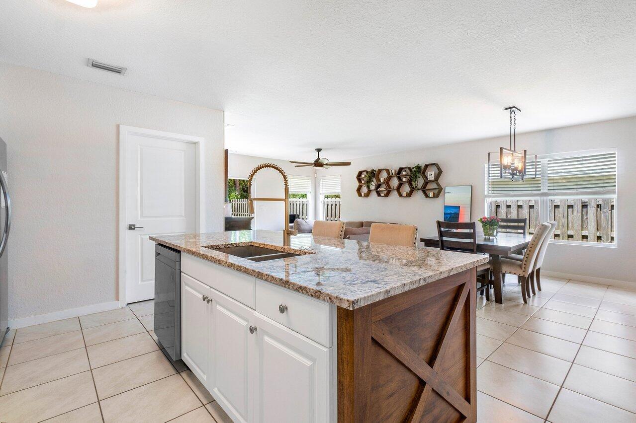 6846 Mitchell Street Jupiter, FL 33458 - Photo 8 of 26 008-6846MitchellStreet-Jupiter-FL-33458-