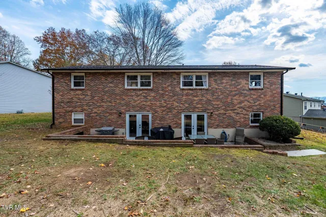 $365,000 | 255 Wildwood Drive, Unit 8, Bristol, TN 37620