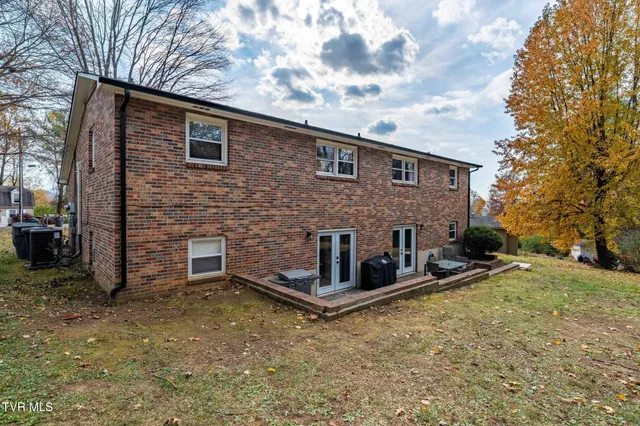 $365,000 | 255 Wildwood Drive, Unit 8, Bristol, TN 37620