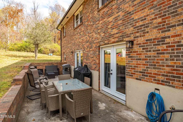 $365,000 | 255 Wildwood Drive, Unit 8, Bristol, TN 37620