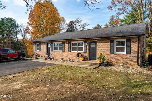 $365,000 | 255 Wildwood Drive, Unit 8, Bristol, TN 37620