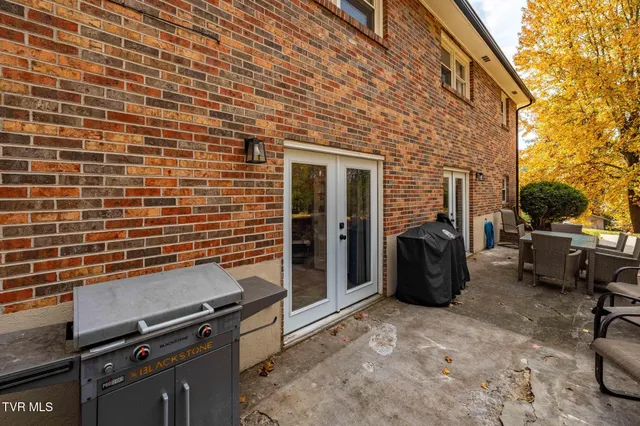 $365,000 | 255 Wildwood Drive, Unit 8, Bristol, TN 37620