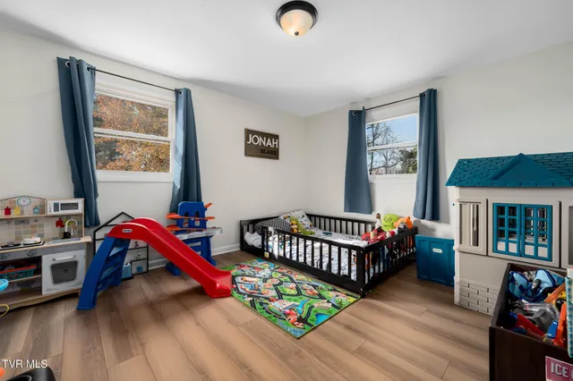 $365,000 | 255 Wildwood Drive, Unit 8, Bristol, TN 37620