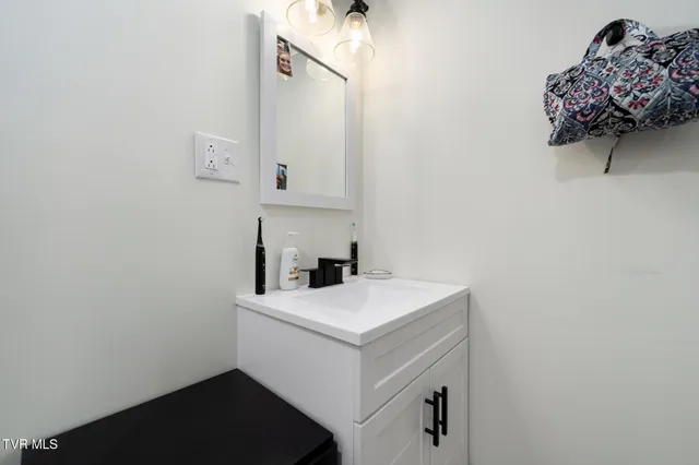 $365,000 | 255 Wildwood Drive, Unit 8, Bristol, TN 37620