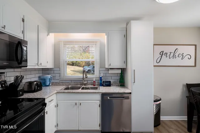 $365,000 | 255 Wildwood Drive, Unit 8, Bristol, TN 37620