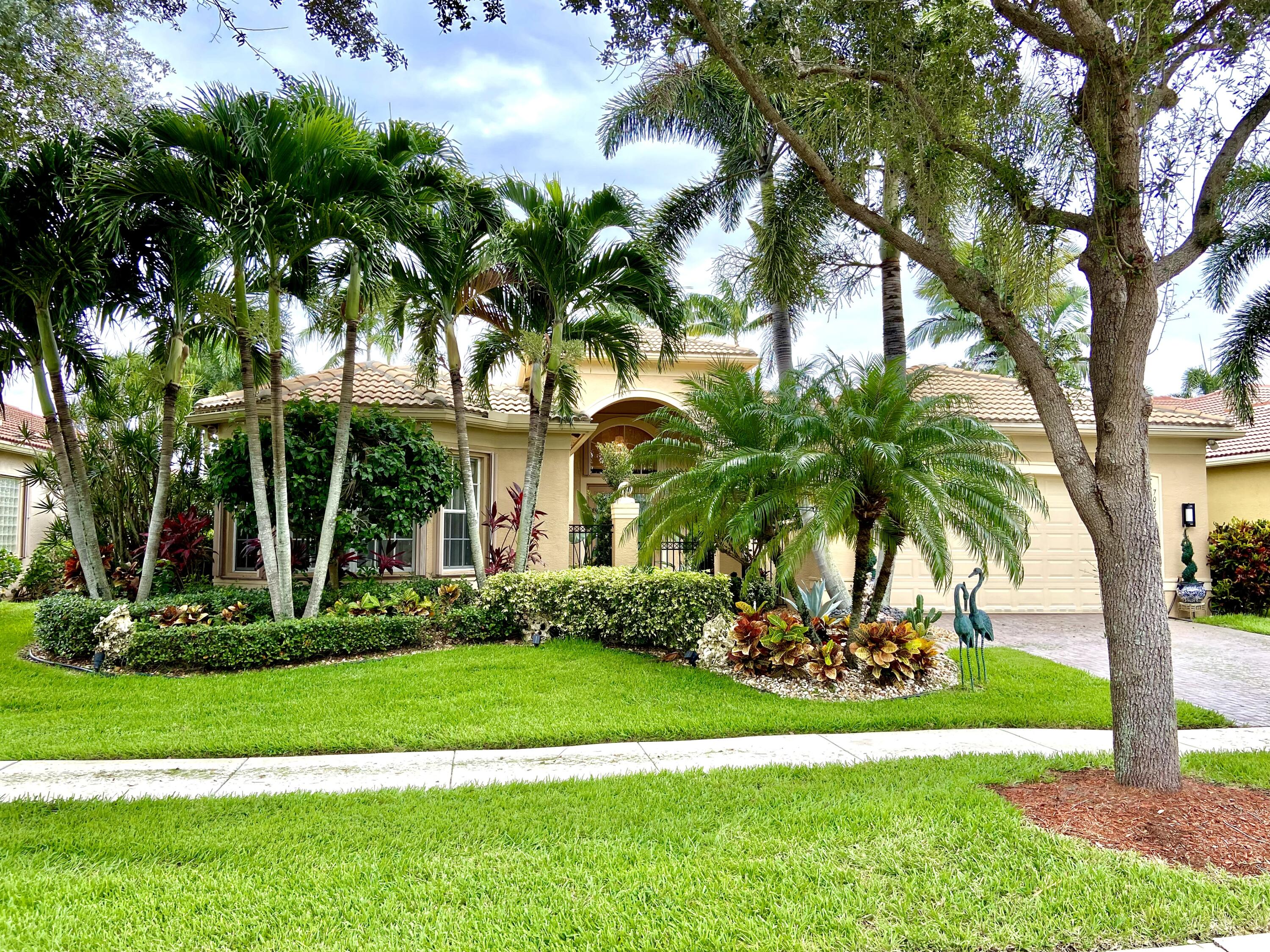 7016 Corning Circle Boynton Beach, FL 33437 - Photo 47 of 66 exterior front