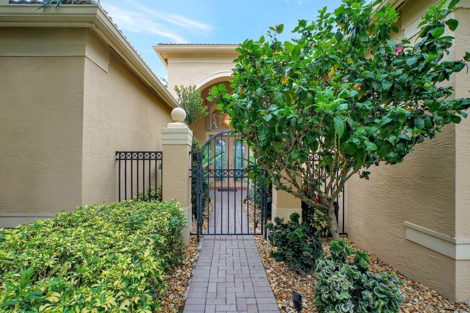 7016 Corning Circle Boynton Beach, FL 33437 - Photo 5 of 66 welcome home