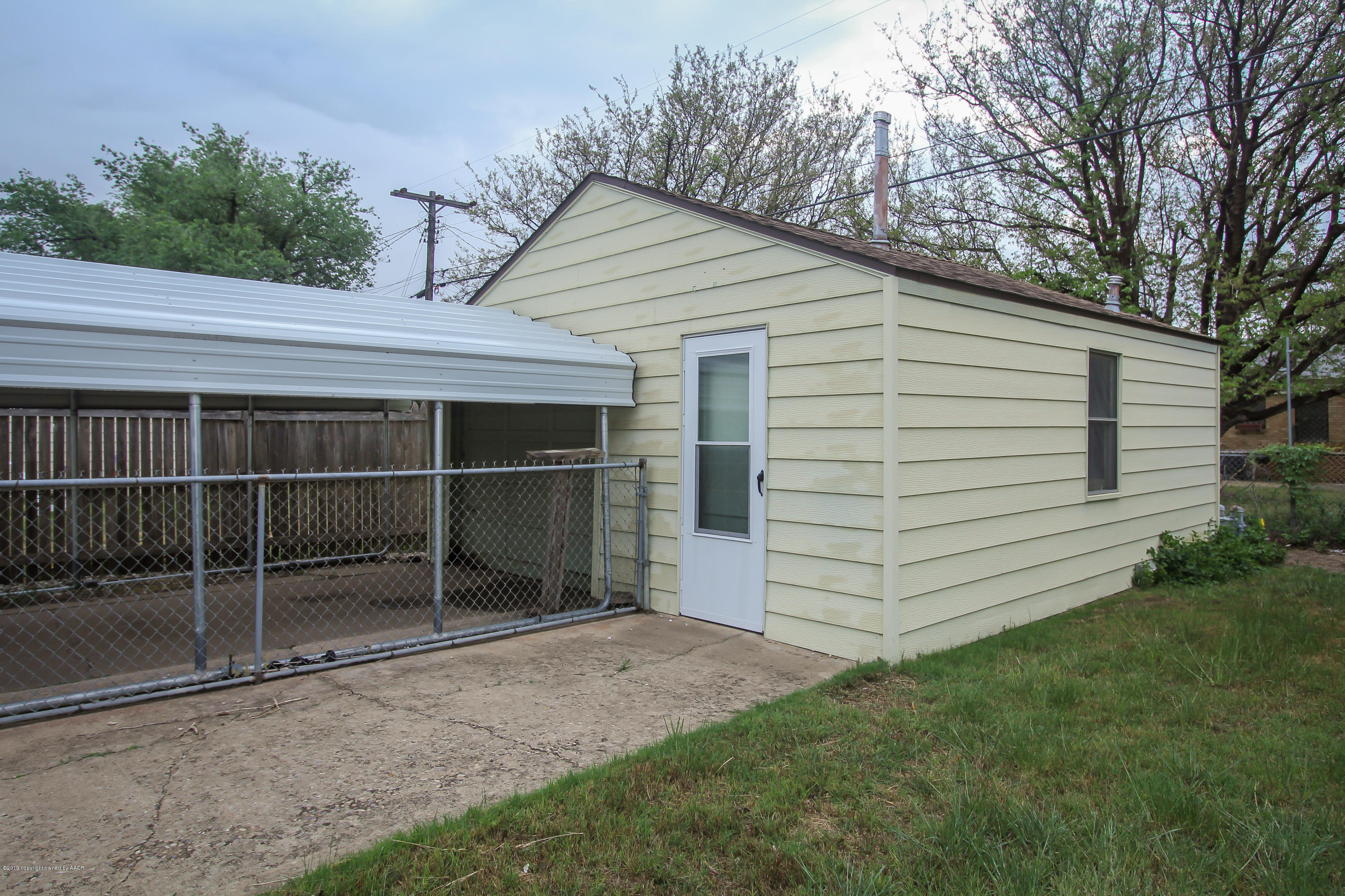 3609 South Lipscomb Street Amarillo, TX 79110 - Photo 28 of 28 a view of backyard with green space