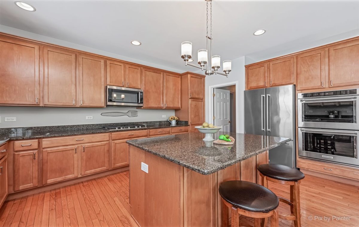 1004 Nighthawk Way Cary, IL 60013 - Photo 8 of 45