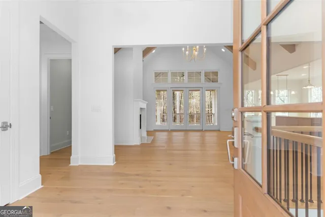 a view of an entryway with a livingroom