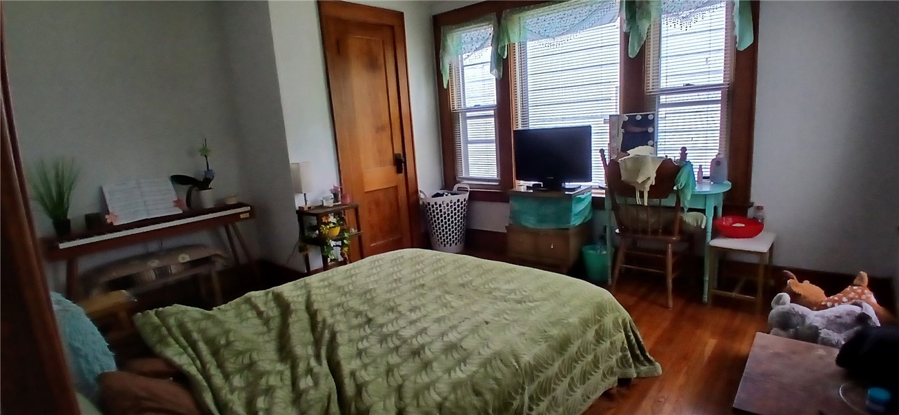 54 Berry Street Rochester, NY 14609 - Photo 39 of 40 1st floor bedroom