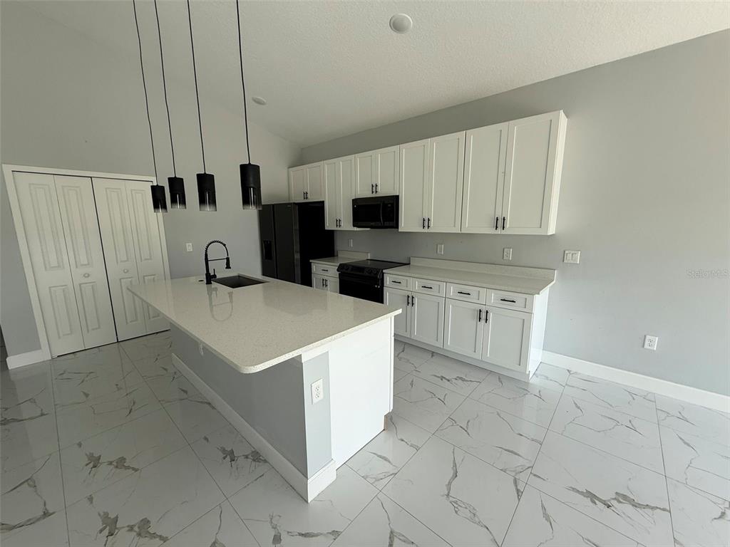 512 Sunset Road North Rotonda West, FL 33947 - Photo 4 of 16