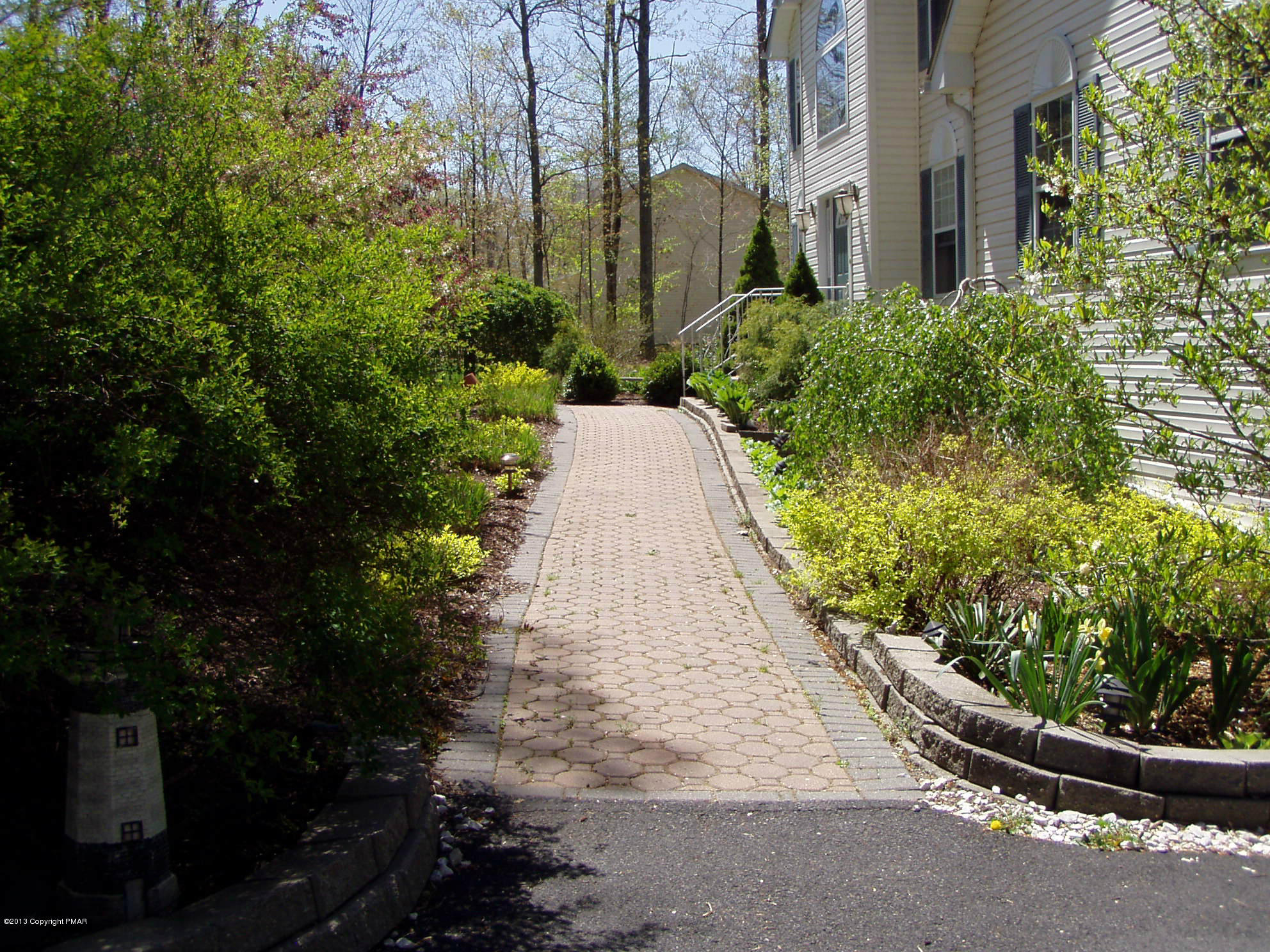 123 Alpine Road Henryville, PA 18332 - Photo 3 of 27 Walkway to front door