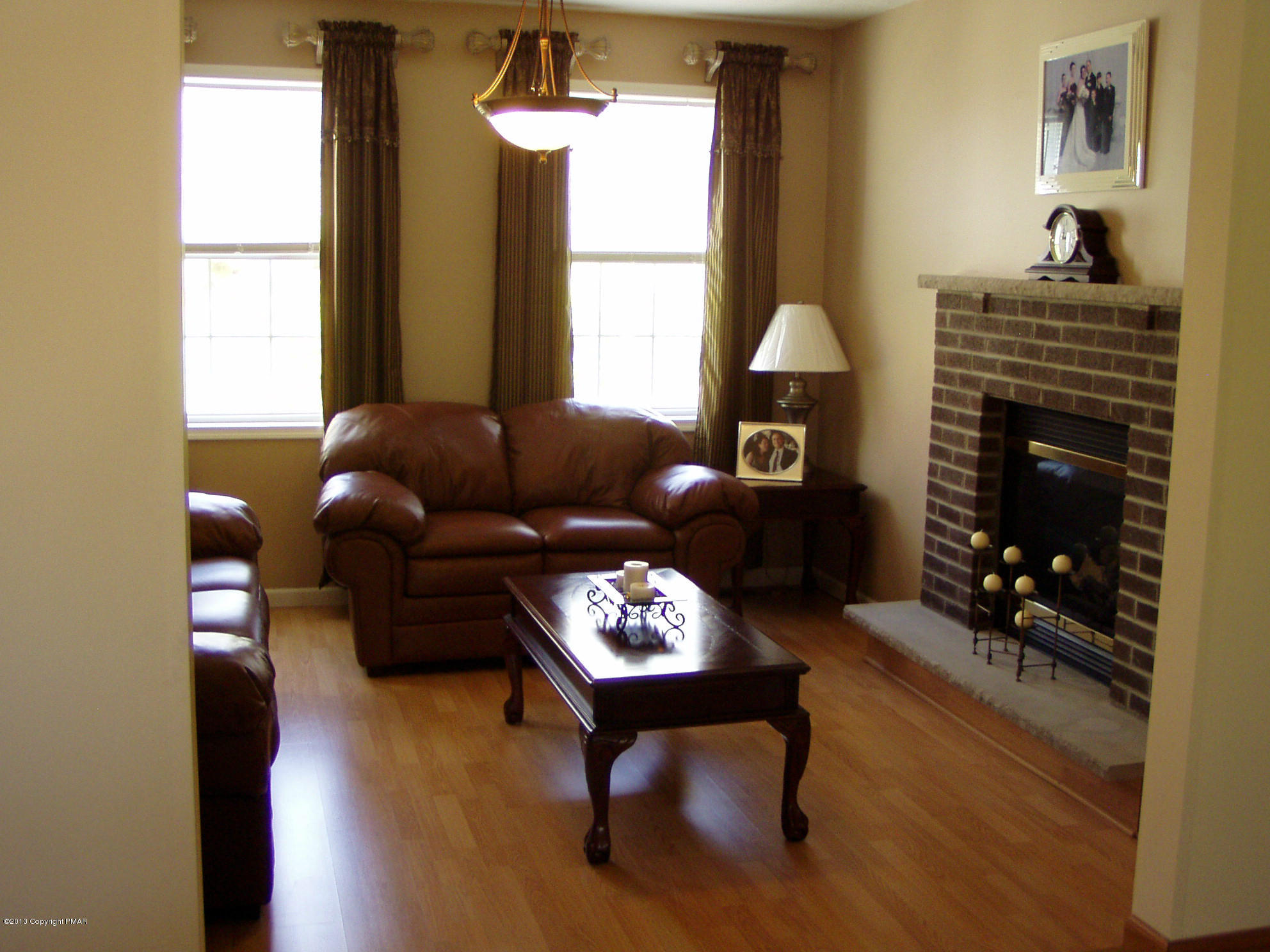 123 Alpine Road Henryville, PA 18332 - Photo 8 of 27 Living room