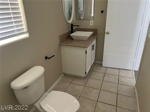 $2,100 | 1079 Country Coach Drive, Henderson, NV 89002