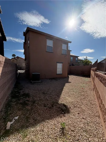 $2,100 | 1079 Country Coach Drive, Henderson, NV 89002