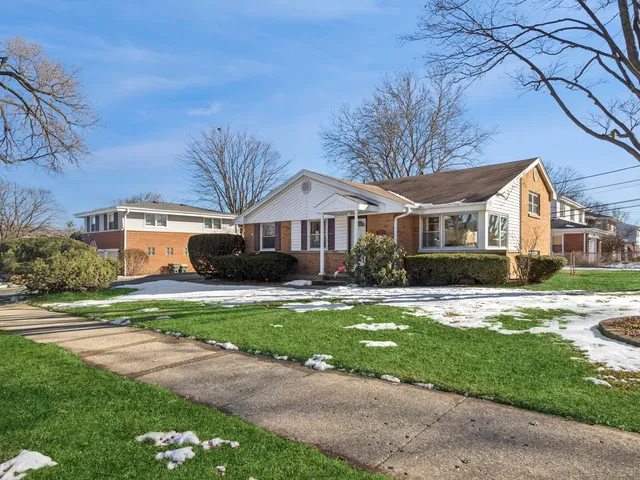 $429,900 | 1215 West Sigwalt Street, Arlington Heights, IL 60005