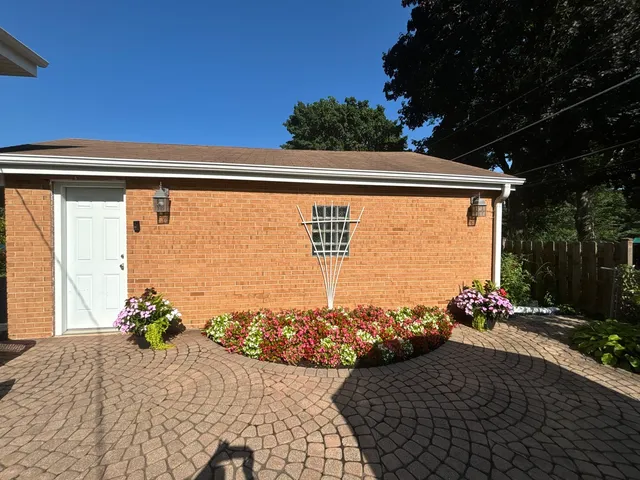 $429,900 | 1215 West Sigwalt Street, Arlington Heights, IL 60005