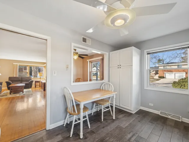 $429,900 | 1215 West Sigwalt Street, Arlington Heights, IL 60005