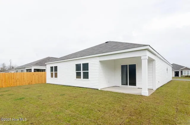 $2,300 | 635 Avington Lane Northeast, Leland, NC 28451