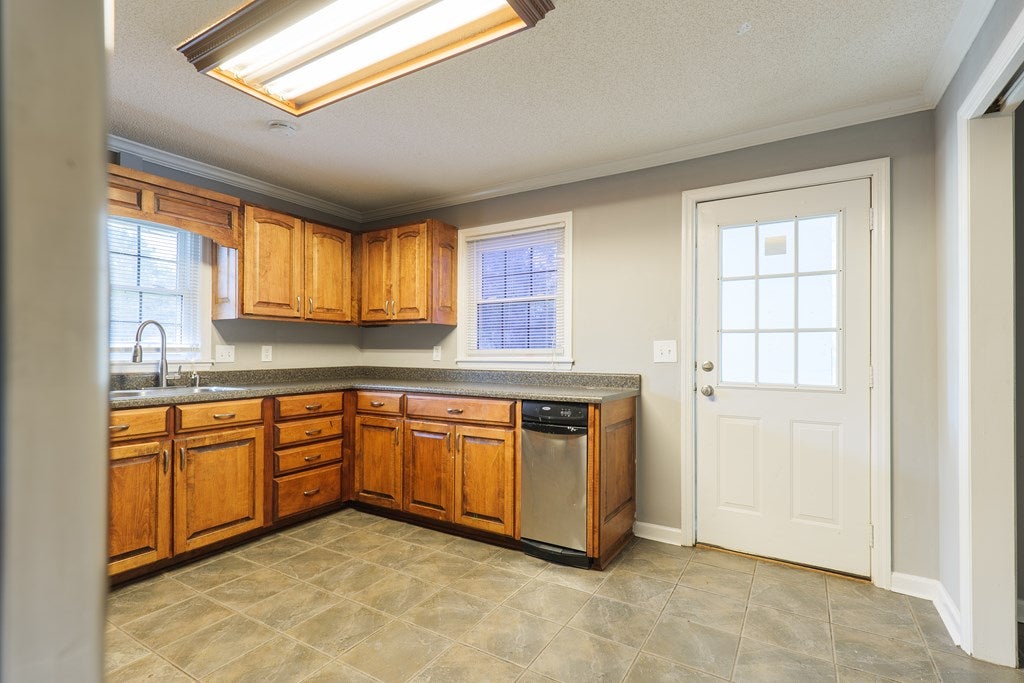 5251 Vann Road Valdosta, GA 31606 - Photo 9 of 33 Gallery Image 9