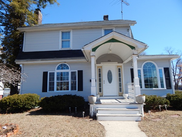 103 Edgewood Street Springfield, MA 01109 - Photo 2 of 29 Gallery Image 2