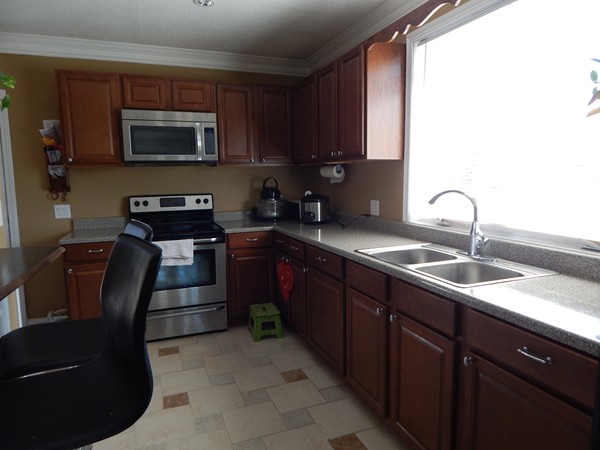 103 Edgewood Street Springfield, MA 01109 - Photo 3 of 29 Gallery Image 3