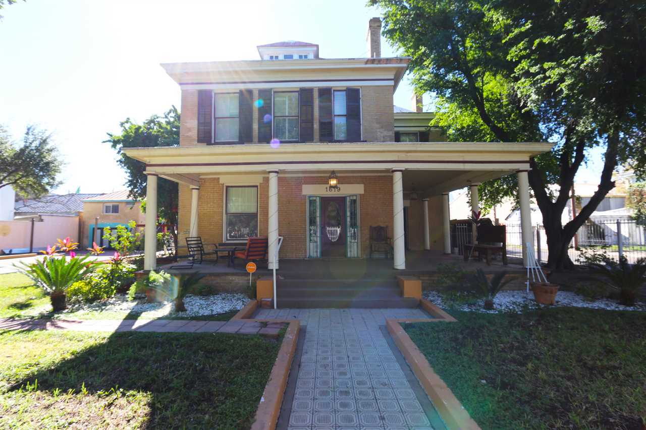front view of house with a yard
