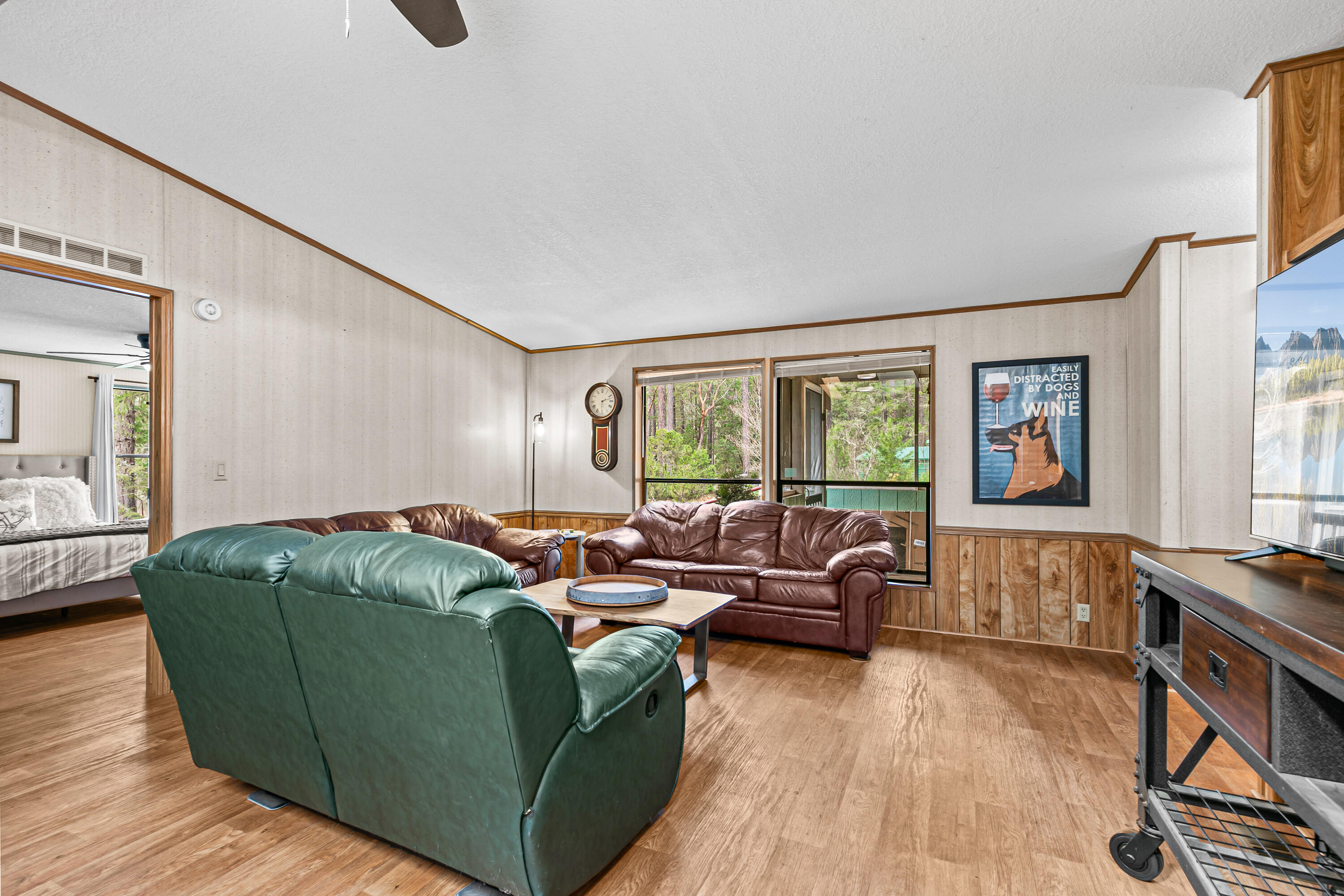 3610 Pleasant Creek Road Rogue River, OR 97537 - Photo 9 of 110 House 1 Living Room