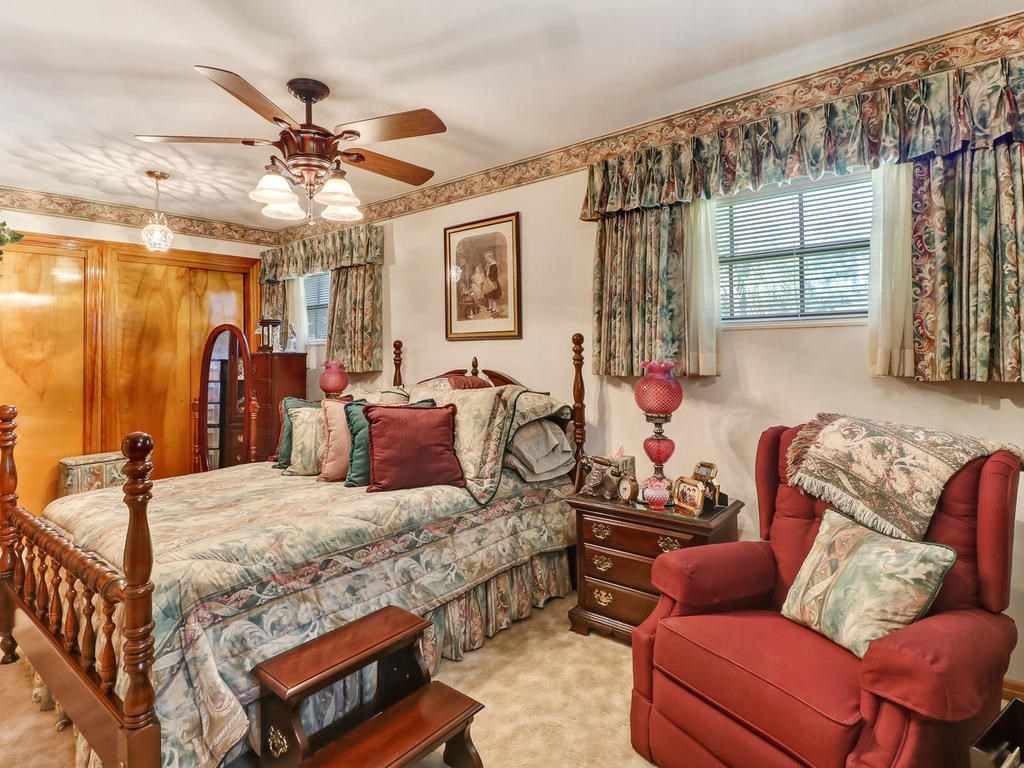 542233 Lem Turner Road Callahan, FL 32011 - Photo 20 of 31 a living room with furniture and a window