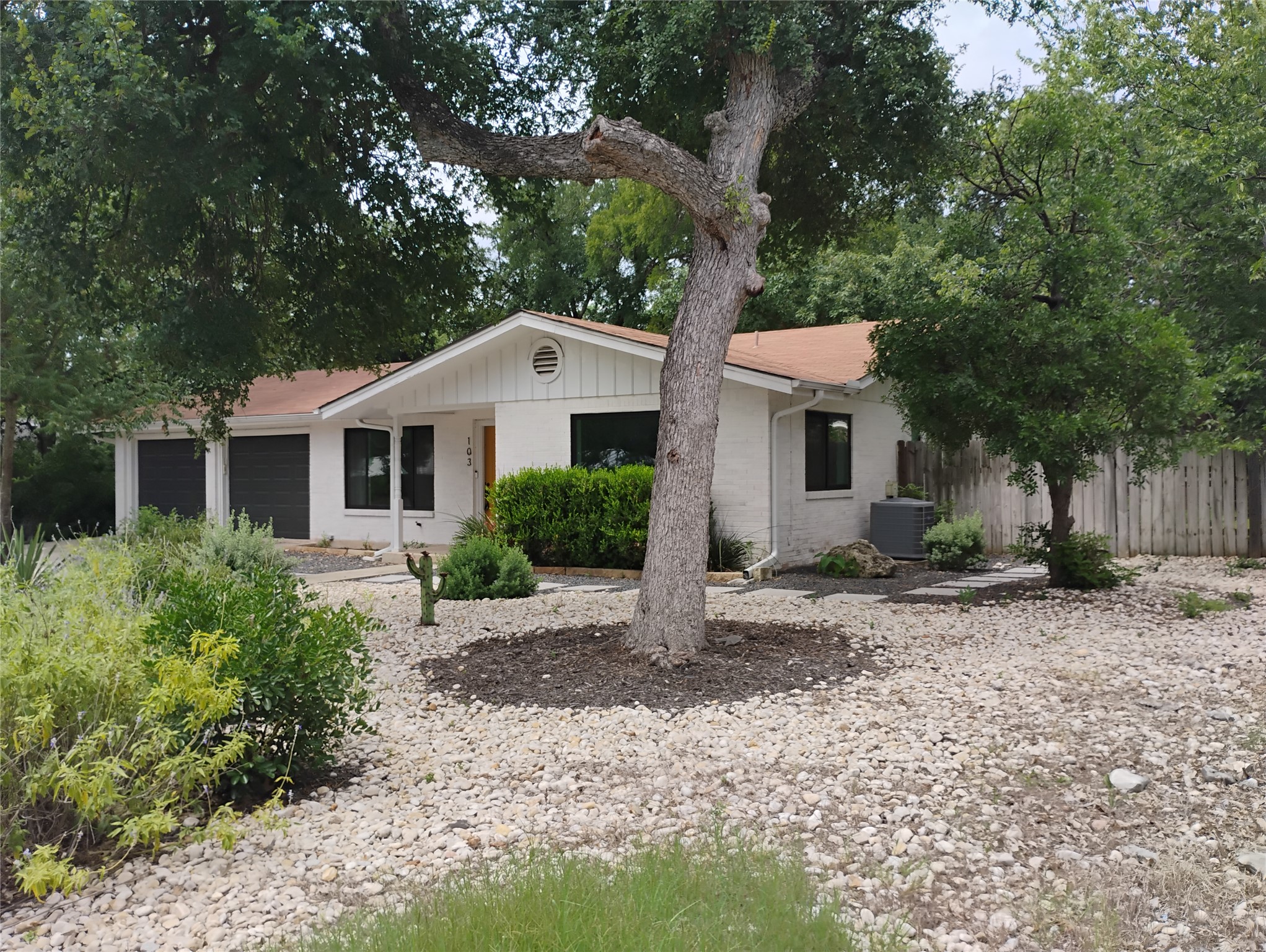 103 Laurel Ridge San Marcos, TX 78666 - Photo 3 of 38