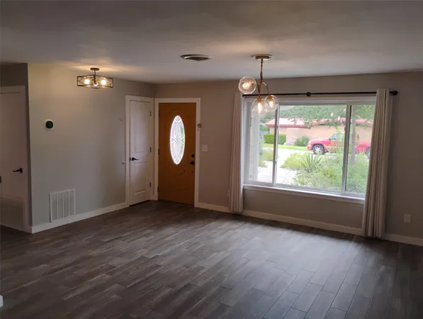 $2,350 | 103 Laurel Ridge, San Marcos, TX 78666