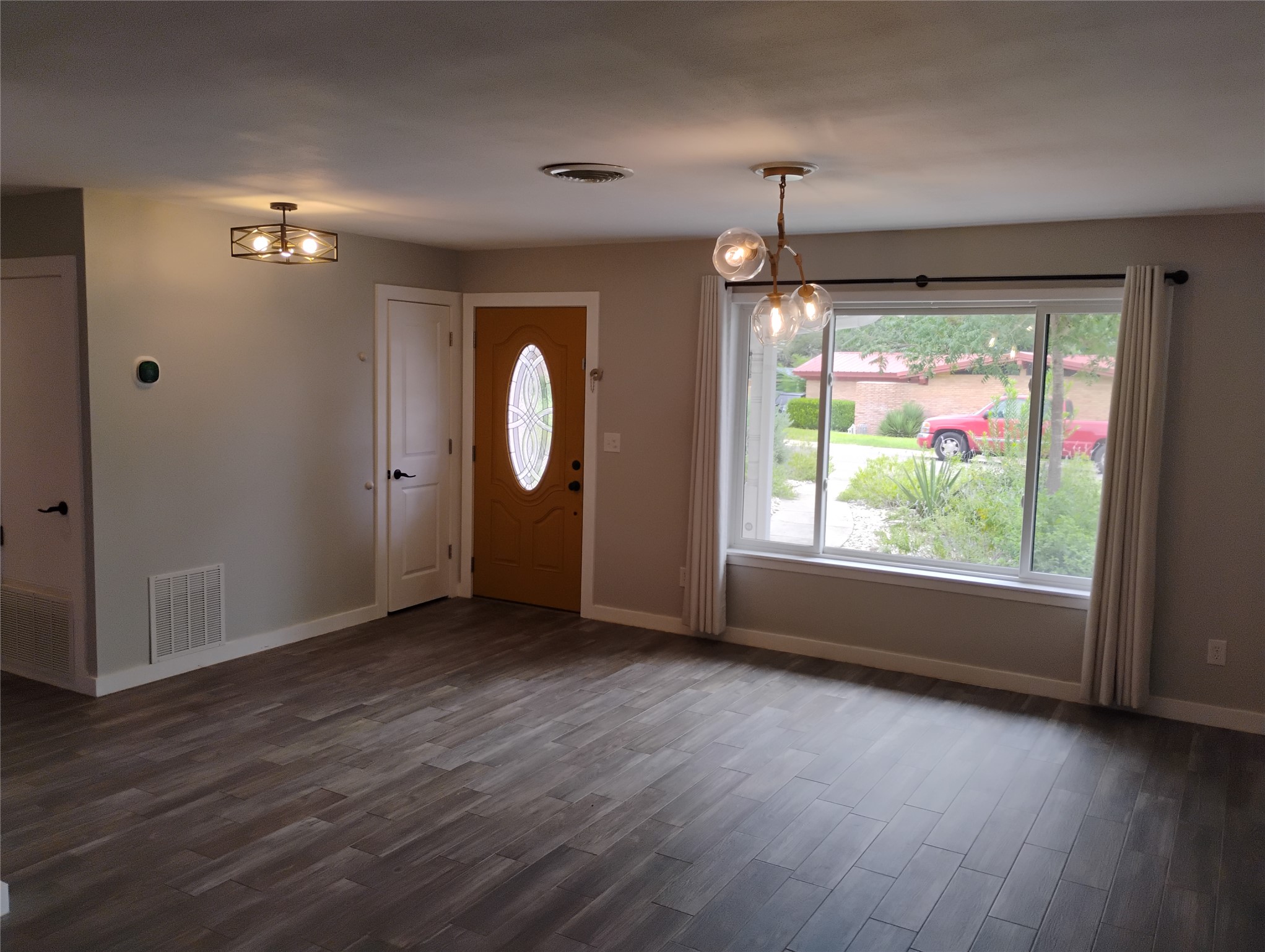 103 Laurel Ridge San Marcos, TX 78666 - Photo 5 of 38