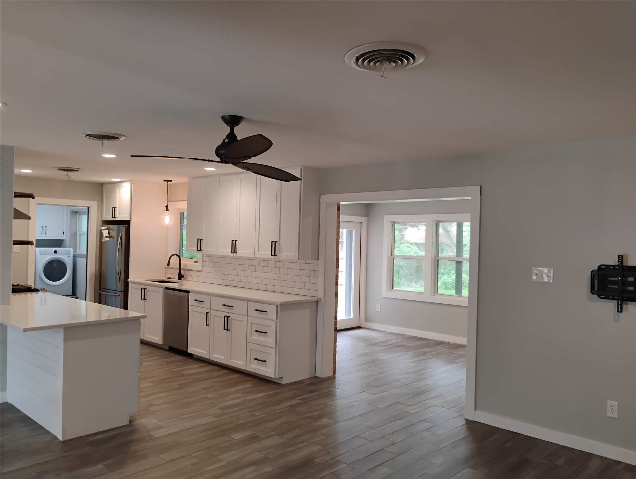 103 Laurel Ridge San Marcos, TX 78666 - Photo 10 of 38