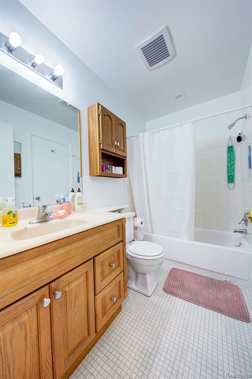 8401 18 18 Mile Road, Unit 167 Sterling Heights, MI 48313 - Photo 11 of 22