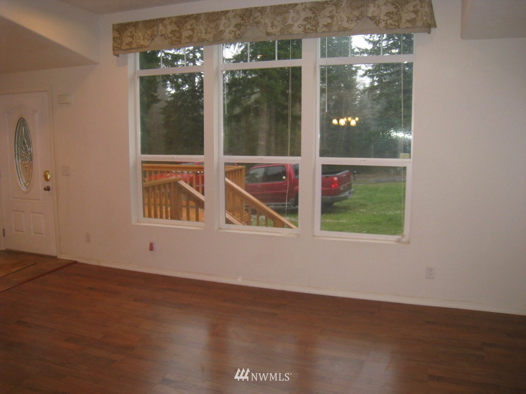 530 Beebe Road East Castle Rock, WA 98611 - Photo 8 of 13 Gallery Image 8