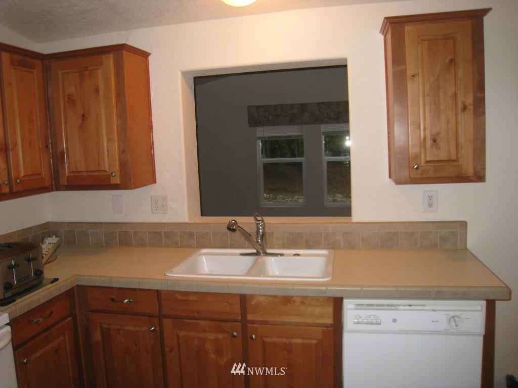 530 Beebe Road East Castle Rock, WA 98611 - Photo 9 of 13 Gallery Image 9