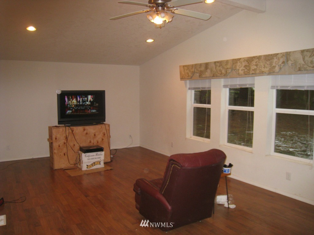 530 Beebe Road East Castle Rock, WA 98611 - Photo 10 of 13 Gallery Image 10
